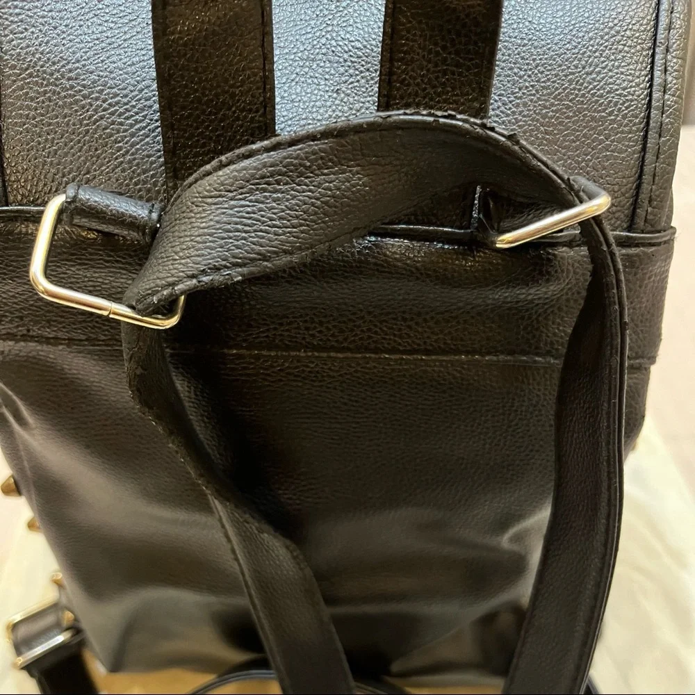 Studded leather backpack - Picture 7 of 7